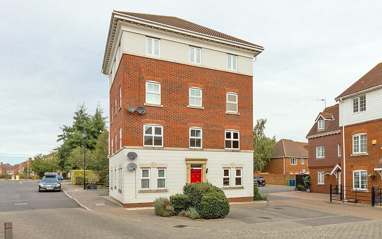 Emerald Crescent, SITTINGBOURNE, Kent, ME10, 3827, image-1 - Quealy & Co