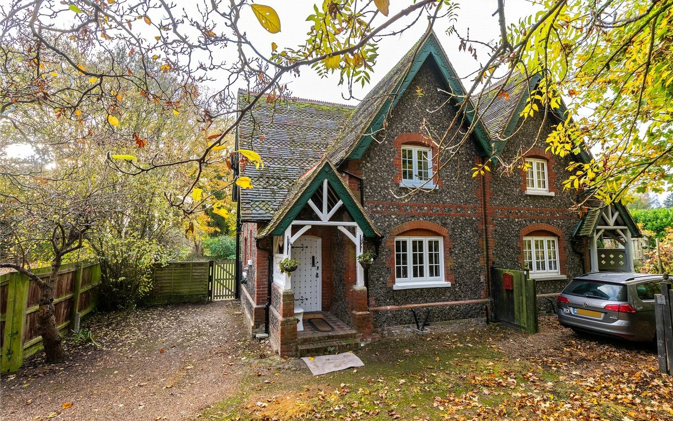 Flint Cottages, Tunstall, Sittingbourne, Kent, ME9, 3831, image-1 - Quealy & Co