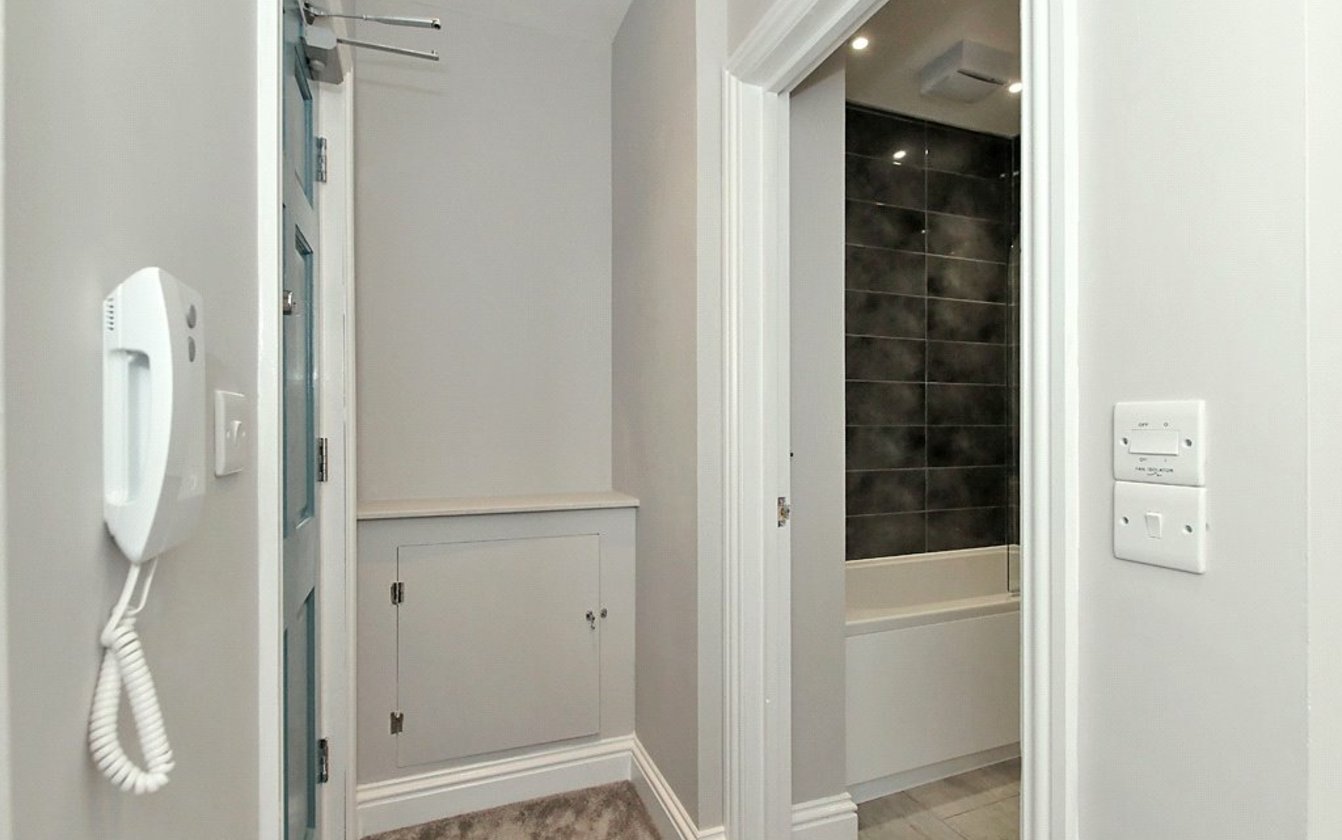 Flat B 35 37 High Street, Sittingbourne, Kent, ME10, 3910, image-9 - Quealy & Co