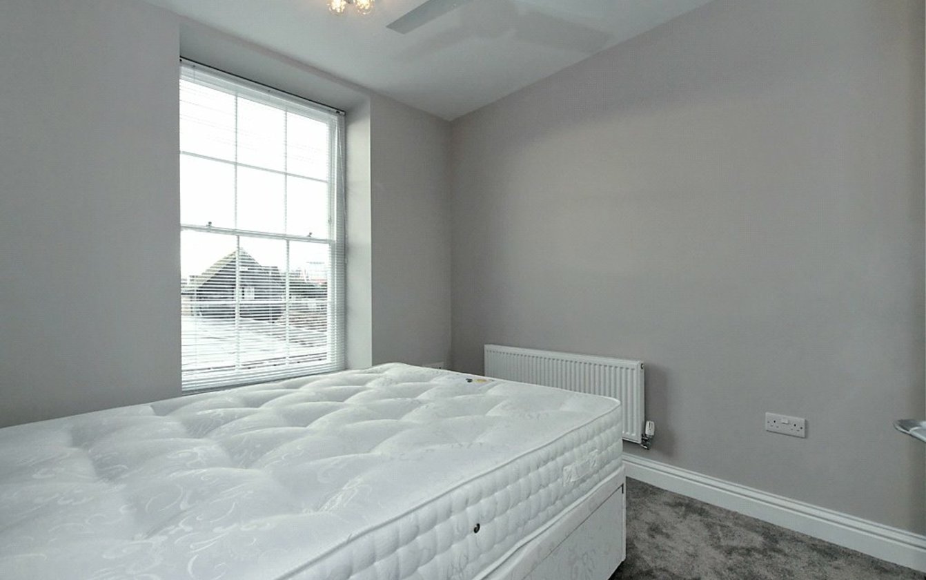 Flat B 35 37 High Street, Sittingbourne, Kent, ME10, 3910, image-8 - Quealy & Co