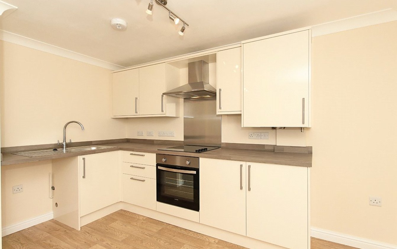 2 Pear Tree Court, Connaught Road, Sittingbourne, Kent, ME10, 3912, image-5 - Quealy & Co