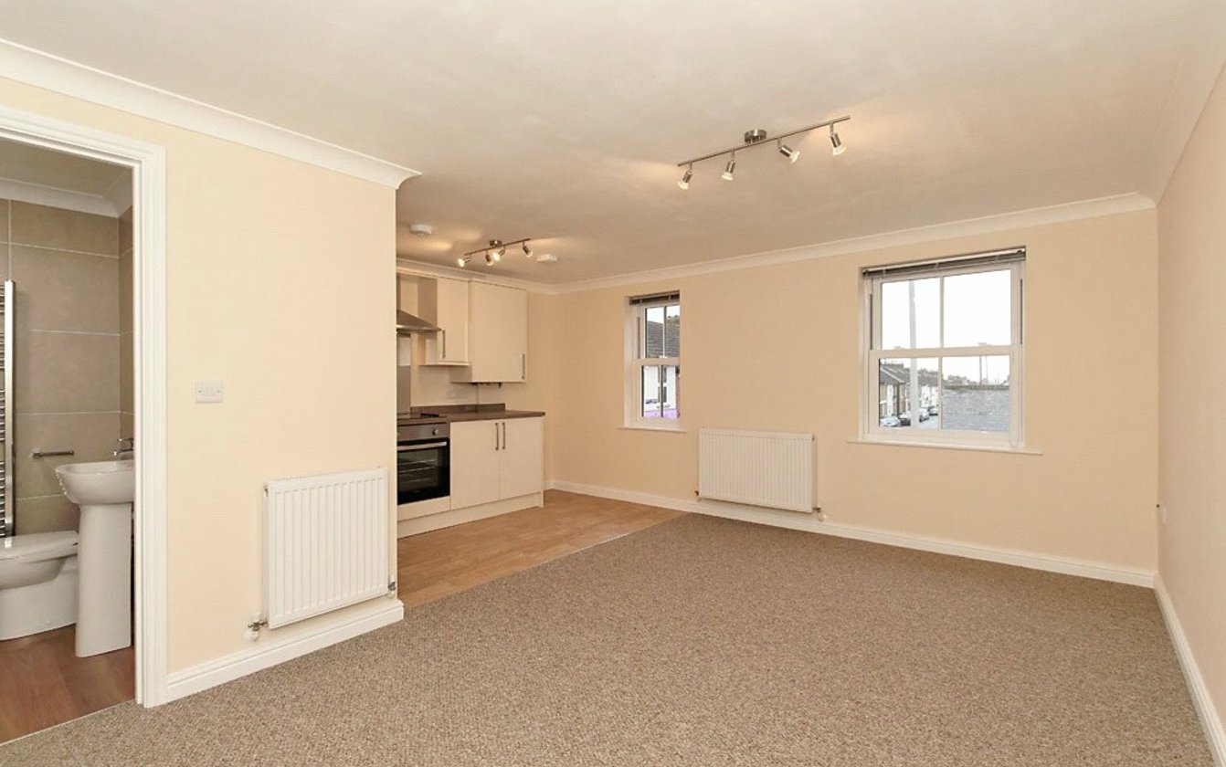 2 Pear Tree Court, Connaught Road, Sittingbourne, Kent, ME10, 3912, image-6 - Quealy & Co