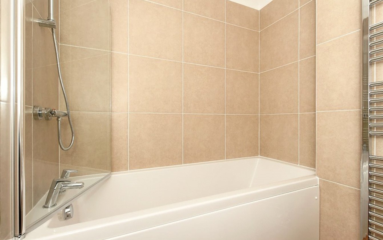 2 Pear Tree Court, Connaught Road, Sittingbourne, Kent, ME10, 3912, image-4 - Quealy & Co