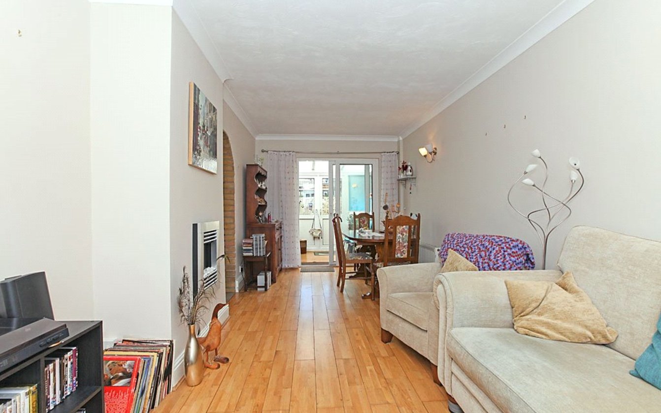 2 Bedroom house for sale in Rectory Road, Sittingbourne, ME10 Quealy & Co