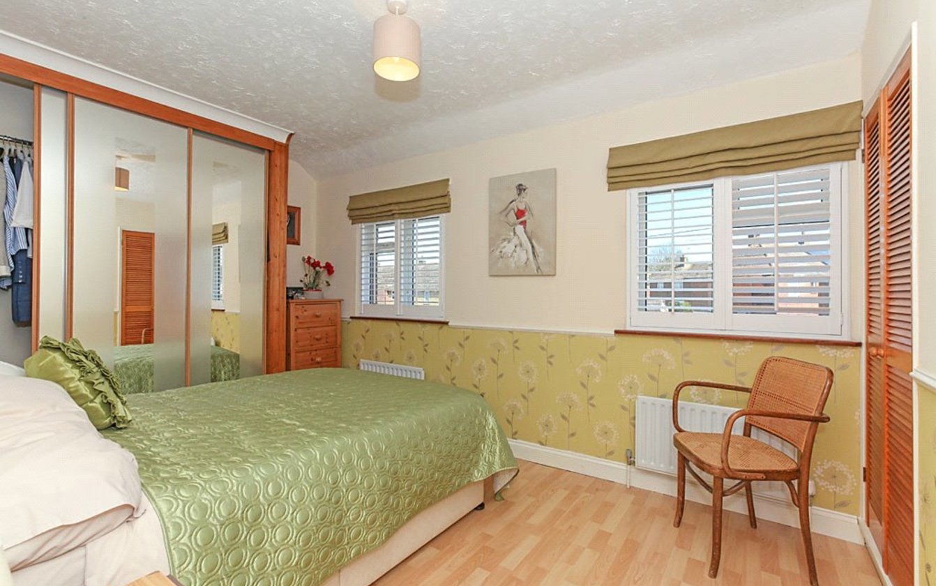 2 Bedroom house for sale in Rectory Road, Sittingbourne, ME10 Quealy & Co