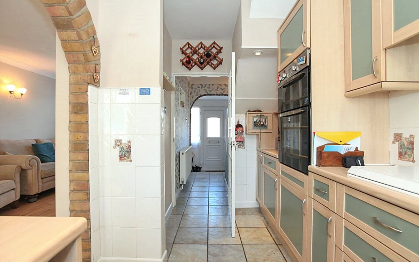 2 Bedroom house for sale in Rectory Road, Sittingbourne, ME10 Quealy & Co