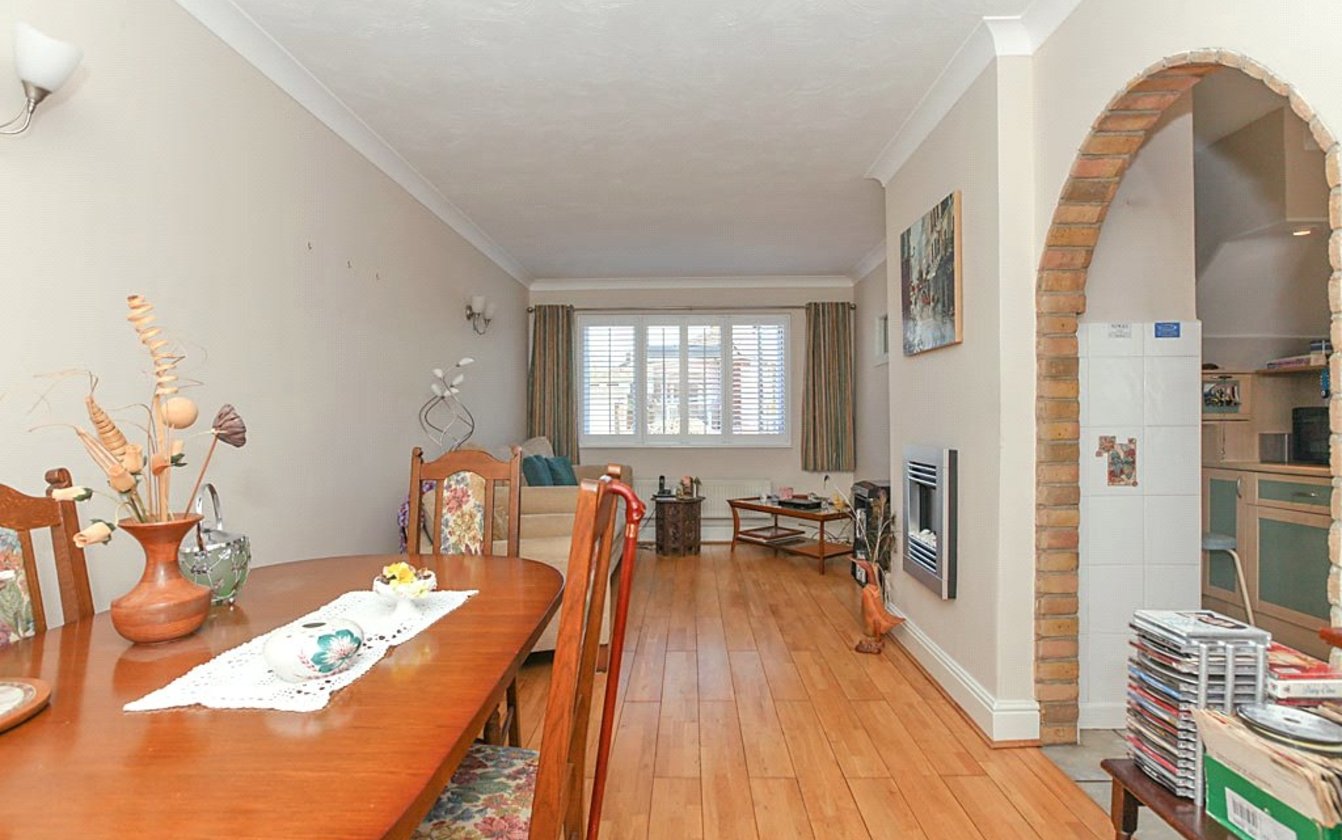 2 Bedroom house for sale in Rectory Road, Sittingbourne, ME10 Quealy & Co