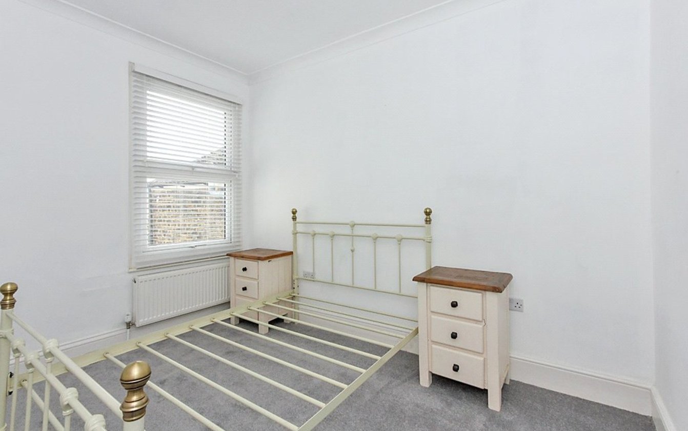 4 Bedroom house for sale in Main Road, Queenborough, ME11 Quealy & Co