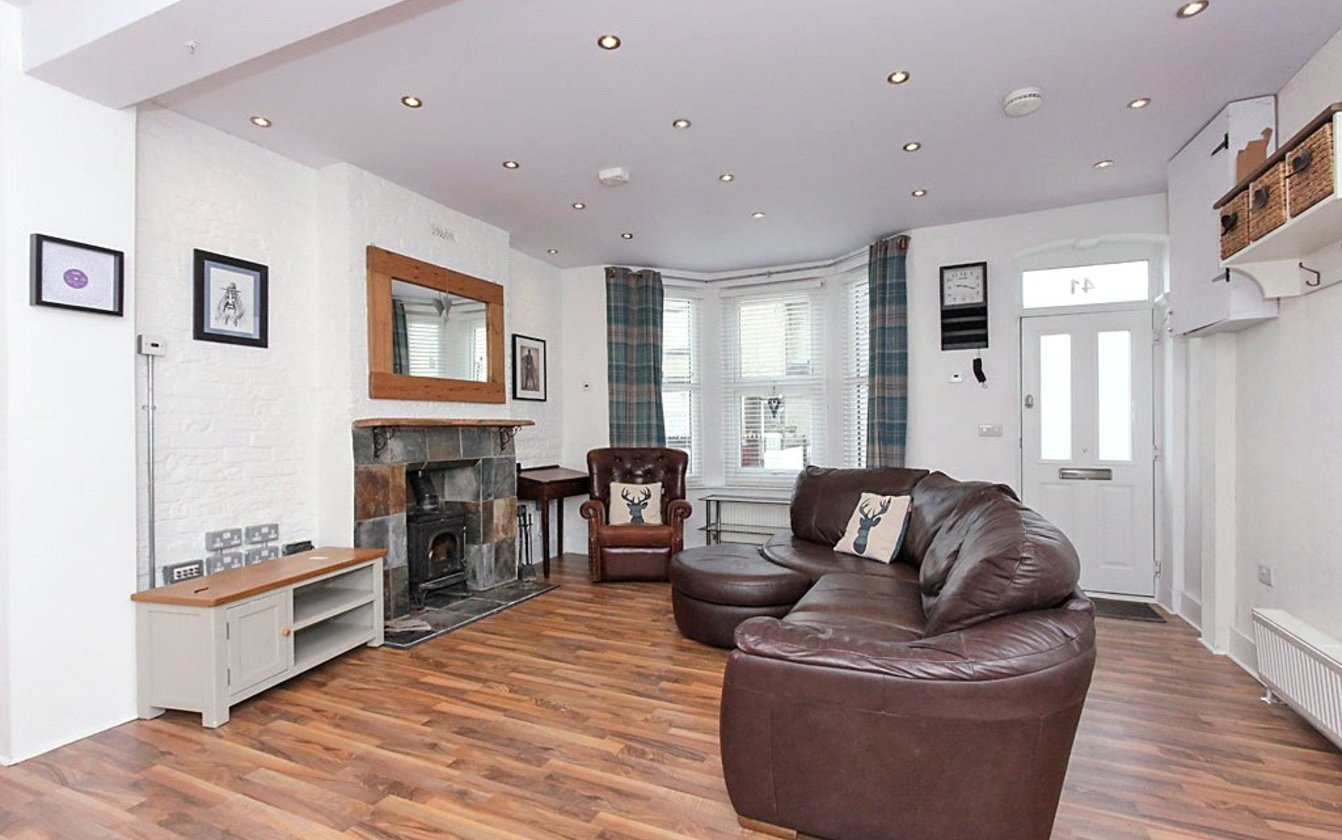 4 Bedroom house for sale in Main Road, Queenborough, ME11 Quealy & Co