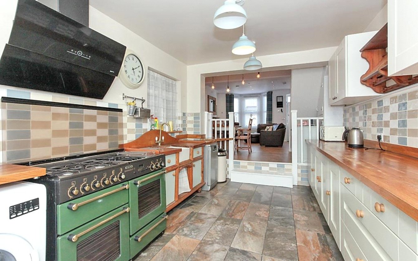 4 Bedroom house for sale in Main Road, Queenborough, ME11 Quealy & Co