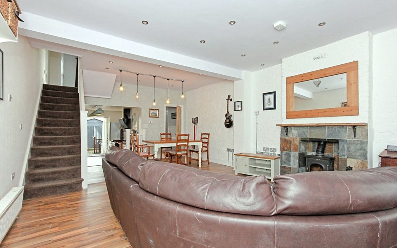 4 Bedroom house for sale in Main Road, Queenborough, ME11 Quealy & Co