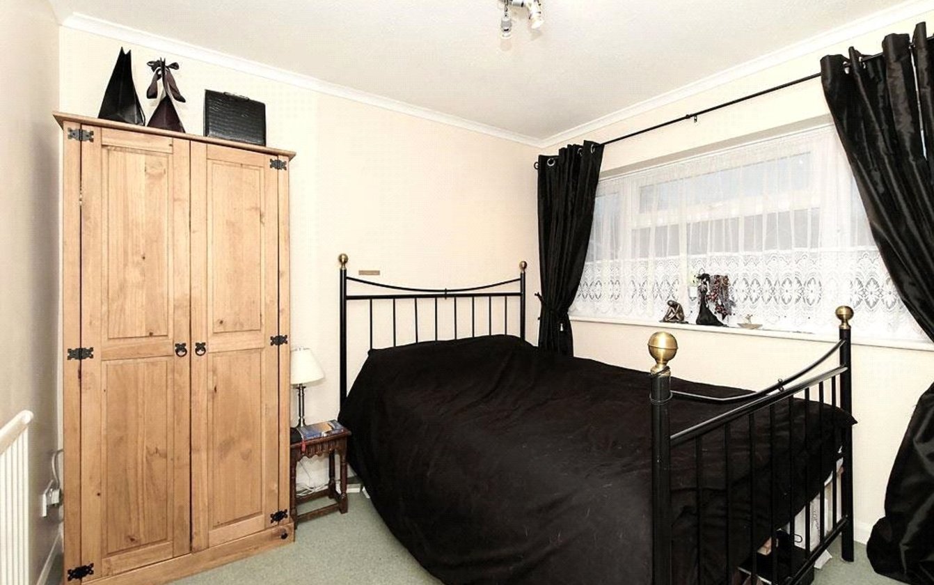 2 Bedroom house for sale in Sandford Road, Sittingbourne, Kent, ME10