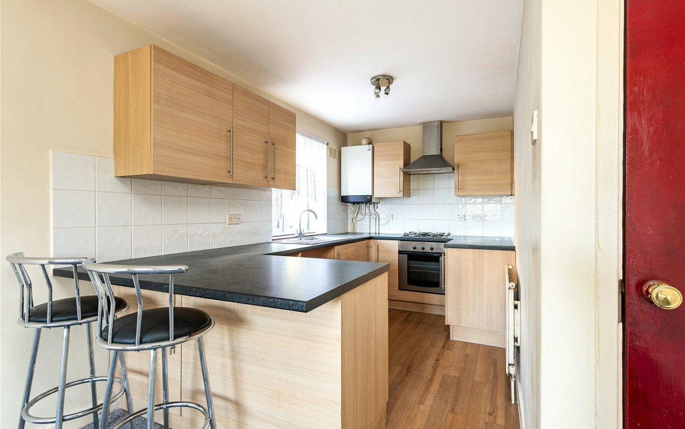 7 Jarretts Court, Wykeham Road, SITTINGBOURNE, Kent, ME10, 4414, image-2 - Quealy & Co