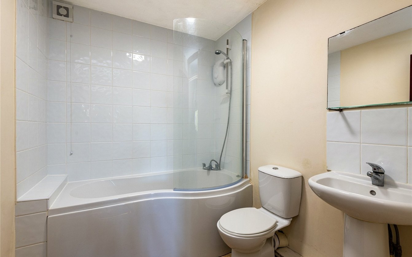 7 Jarretts Court, Wykeham Road, SITTINGBOURNE, Kent, ME10, 4414, image-4 - Quealy & Co