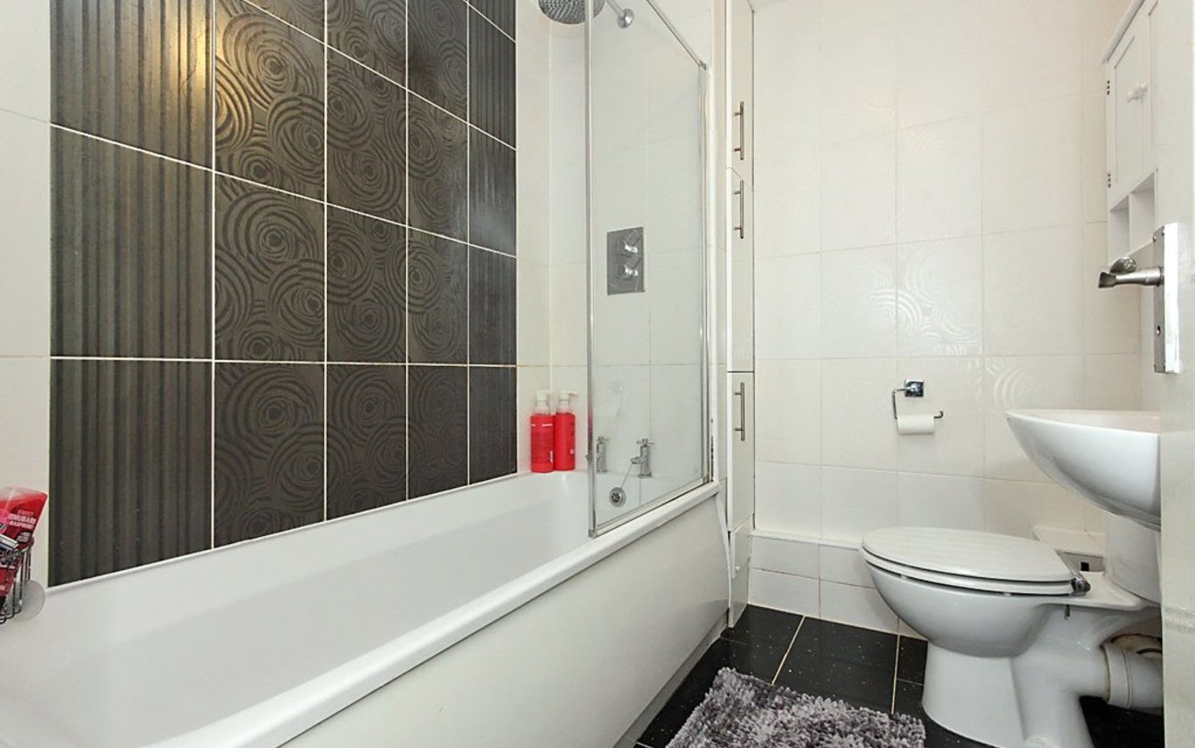 Yeates Drive, Kemsley, Sittingbourne, Kent, ME10, 4433, image-20 - Quealy & Co
