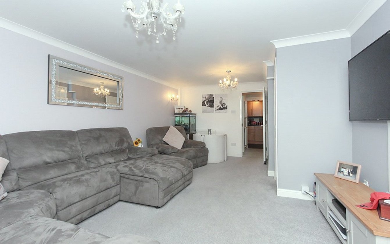 Yeates Drive, Kemsley, Sittingbourne, Kent, ME10, 4433, image-3 - Quealy & Co