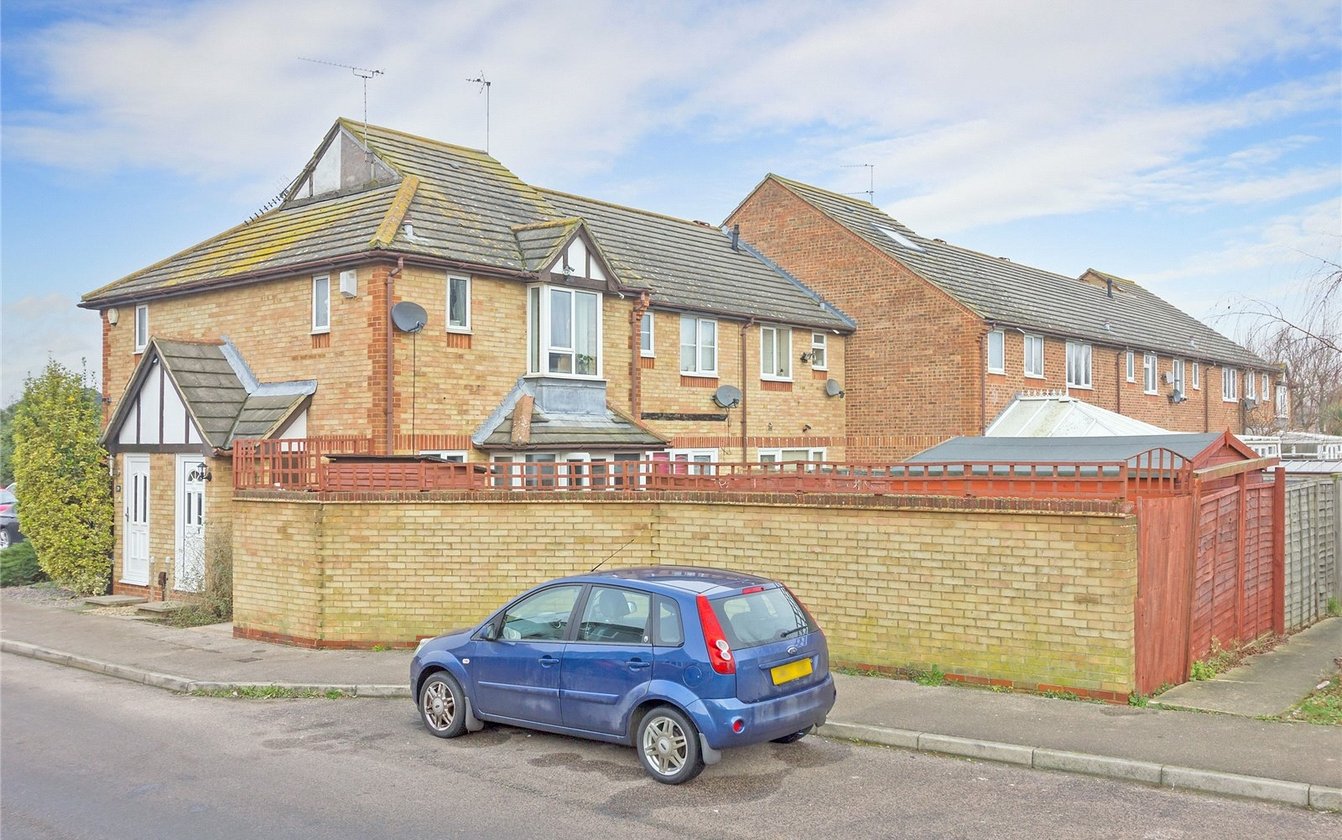 Yeates Drive, Kemsley, Sittingbourne, ME10, 4524, image-1 - Quealy & Co