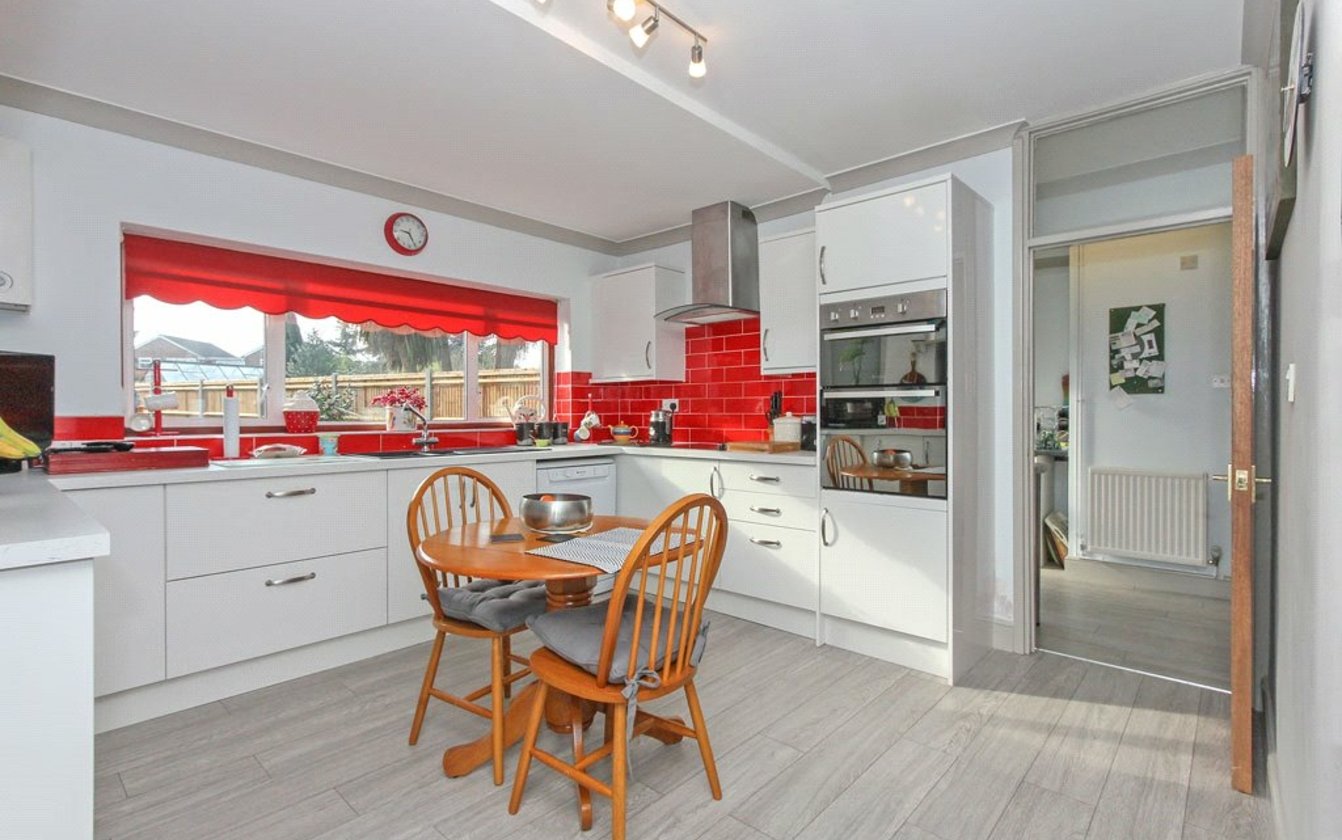 4 Bedroom house for sale in Bell Road, Sittingbourne, ME10 Quealy & Co