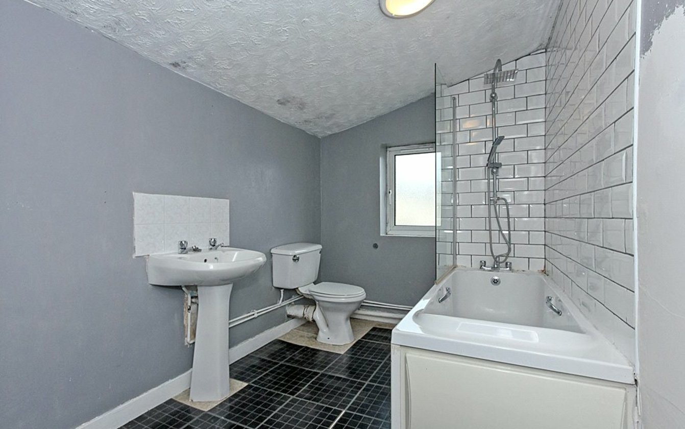 Saxton Street, Gillingham, Kent, ME7, 4820, image-14 - Quealy & Co