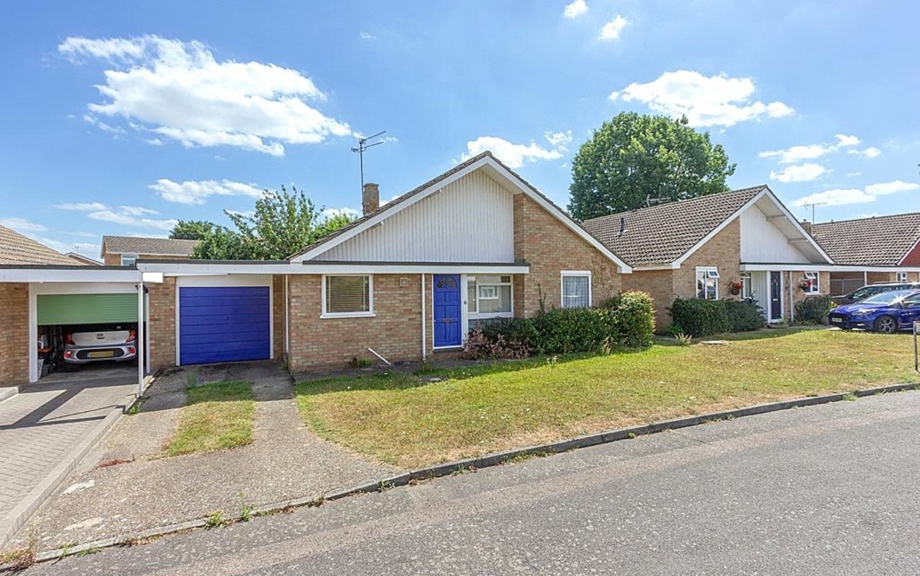 3 Bedroom bungalow for sale in Kestrel Close, Sittingbourne, ME10 Quealy & Co