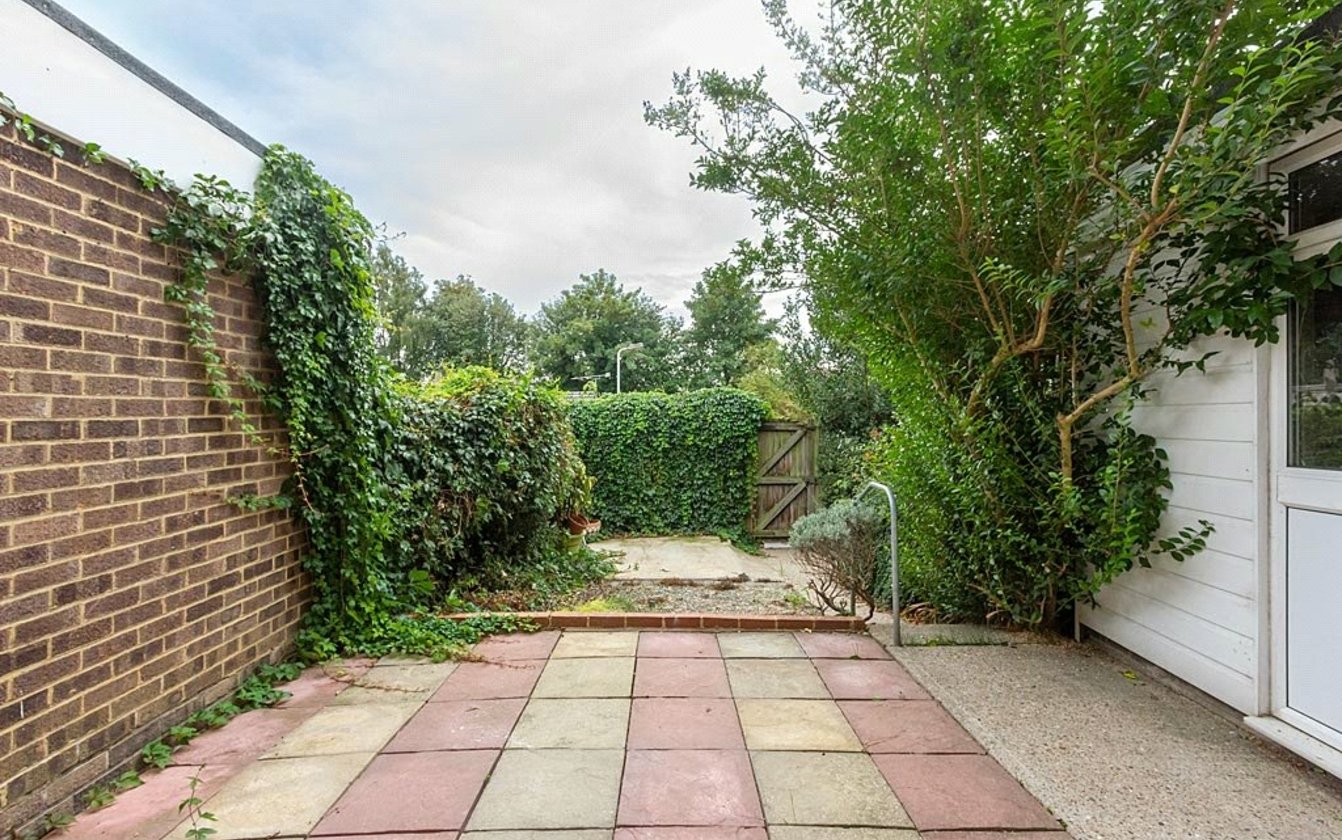 3 Bedroom house for sale in Bruges Court, Kemsley, Sittingbourne, Kent