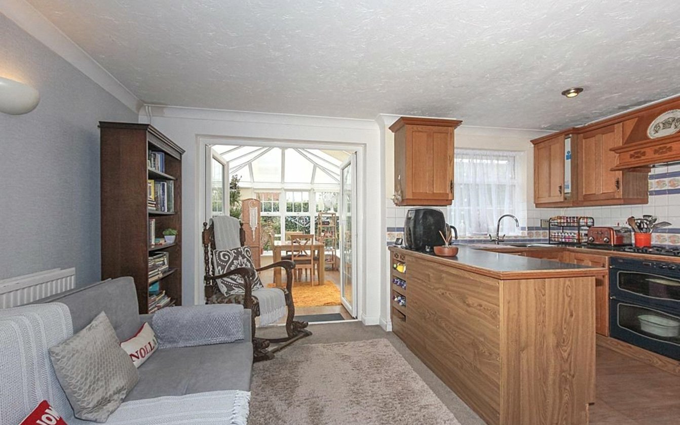 3 Bedroom house for sale in Walsby Drive, Kemsley, Sittingbourne, Kent