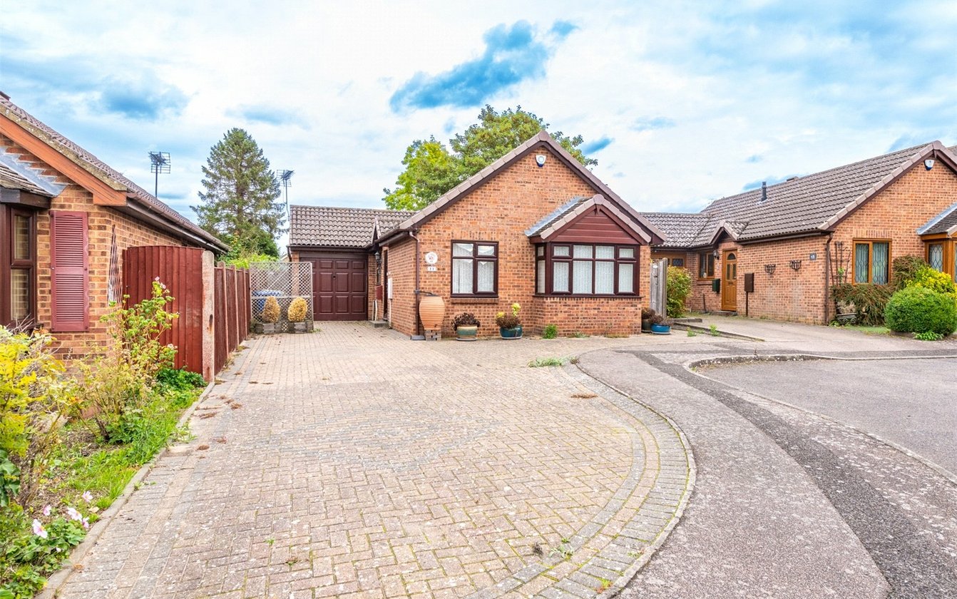 2 Bedroom bungalow for sale in Blandford Gardens, Sittingbourne, ME10 Quealy & Co