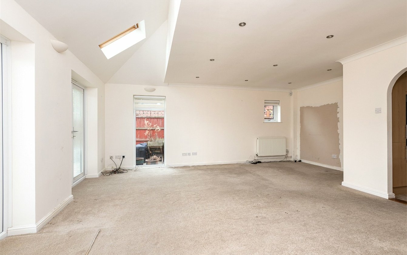 2 Bedroom bungalow for sale in Blandford Gardens, Sittingbourne, ME10