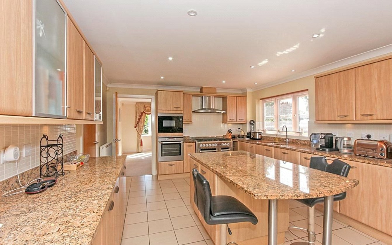 Oak Tree Close, Eastchurch, Sheerness, Kent, ME12, 4911, image-4 - Quealy & Co