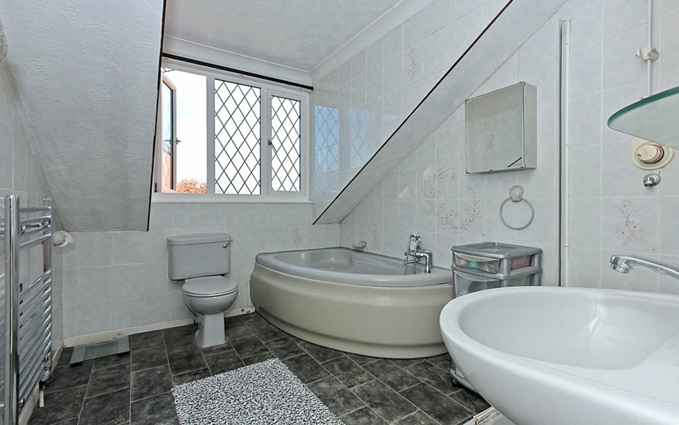 4 Bedroom house for sale in Fallowfield, Sittingbourne, Kent, ME10