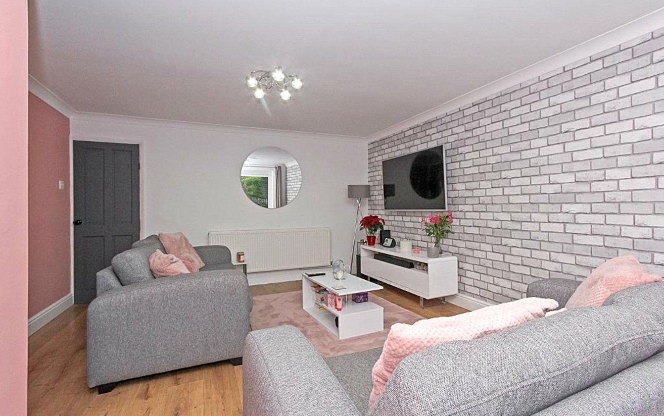 3 Bedroom house for sale in Oastview, Rainham, Gillingham, Kent, ME8