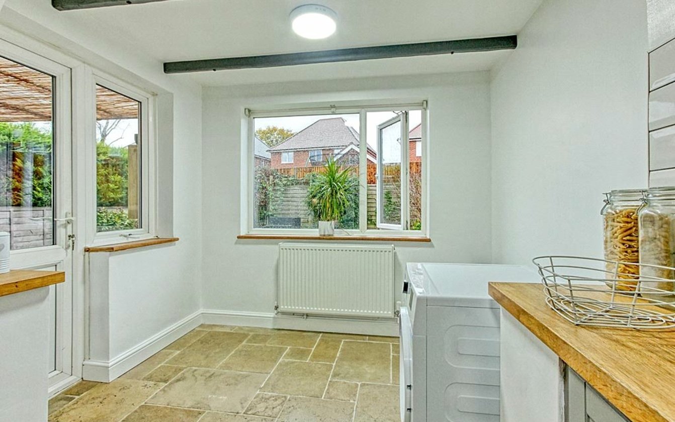 3 Bedroom house for sale in Oastview, Rainham, Gillingham, Kent, ME8