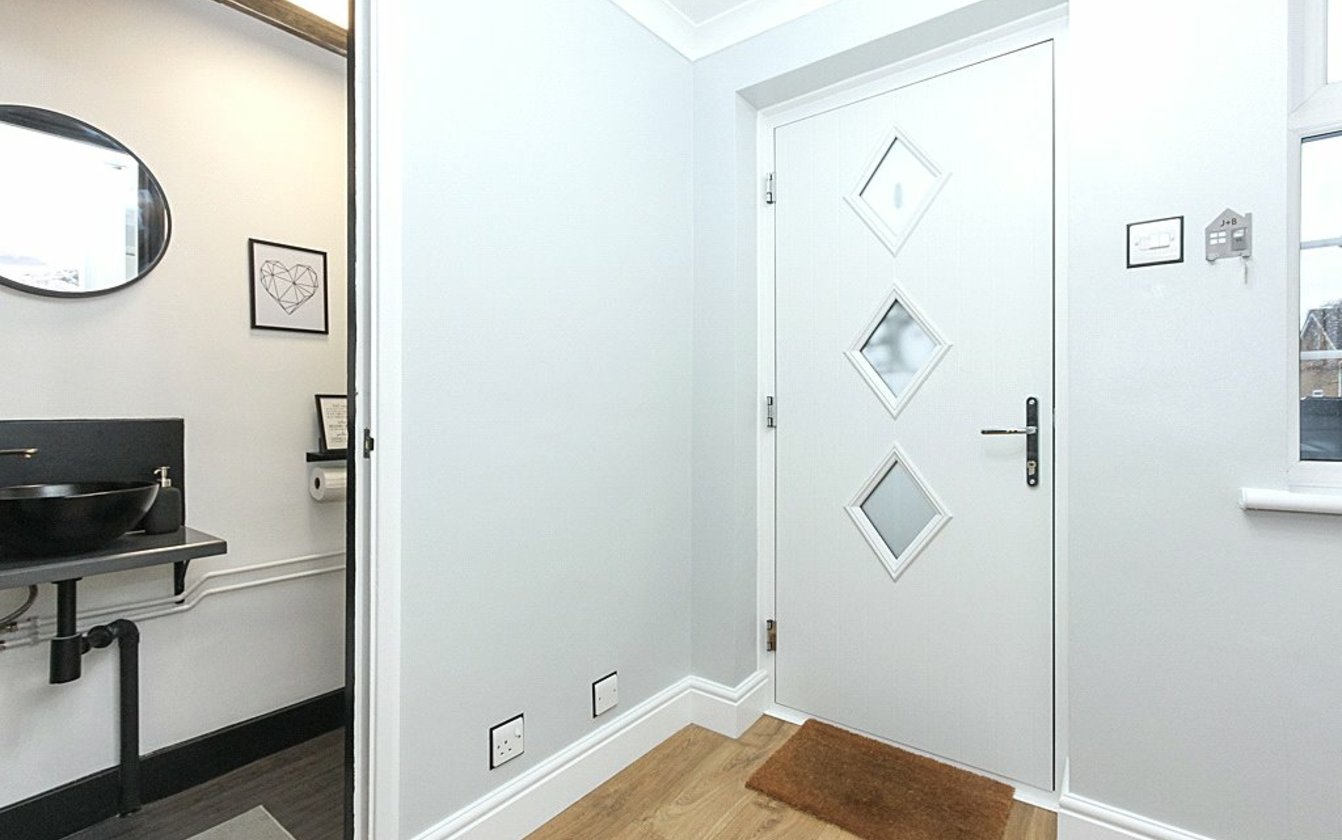 3 Bedroom house for sale in Oastview, Rainham, Gillingham, Kent, ME8