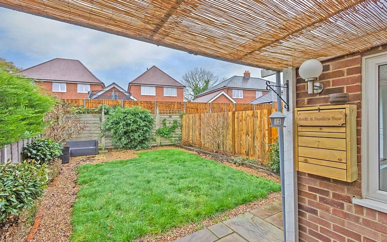 3 Bedroom house for sale in Oastview, Rainham, Gillingham, Kent, ME8