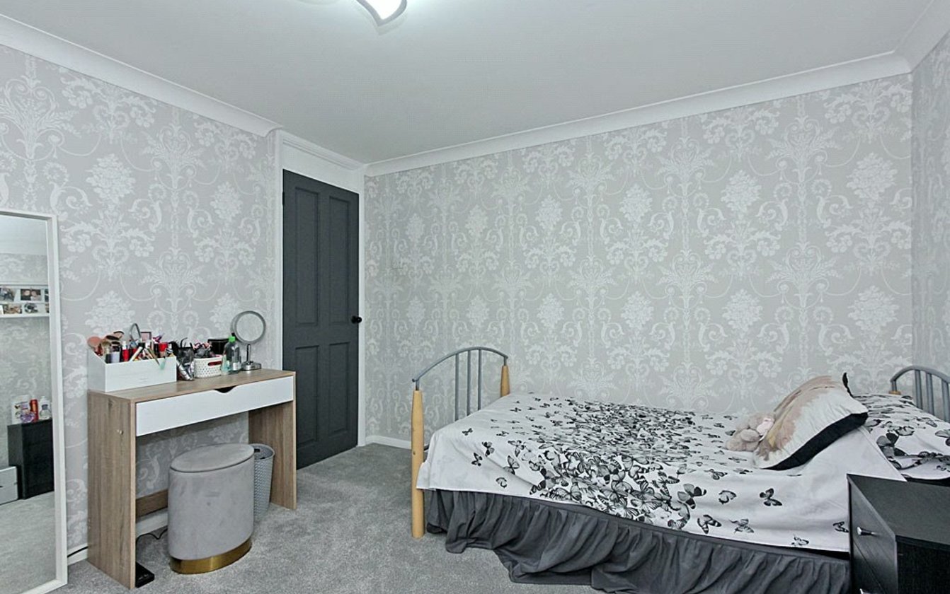 3 Bedroom house for sale in Oastview, Rainham, Gillingham, Kent, ME8