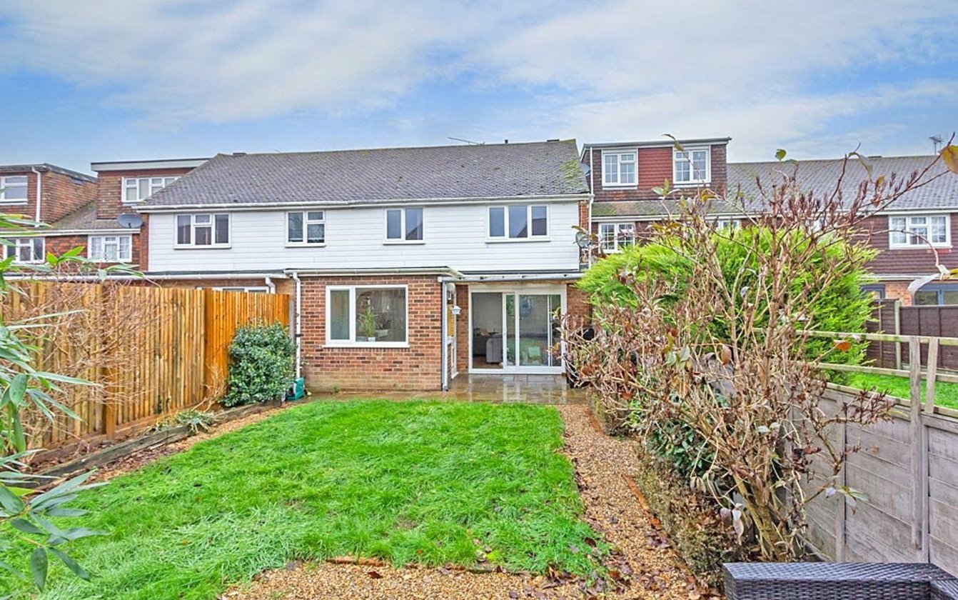 3 Bedroom house for sale in Oastview, Rainham, Gillingham, Kent, ME8