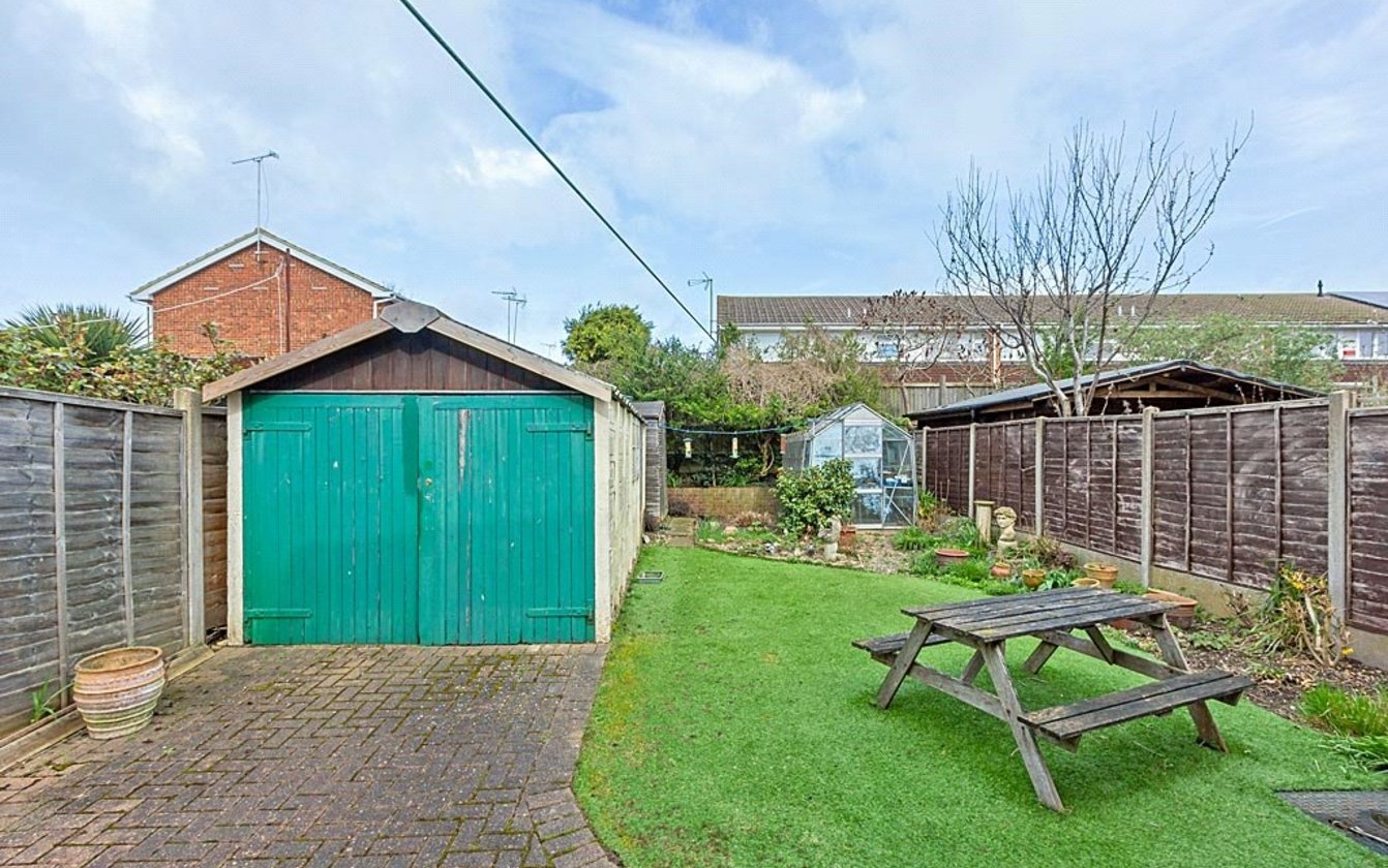 3 Bedroom house for sale in Chatsworth Drive, Sittingbourne, Kent, ME10