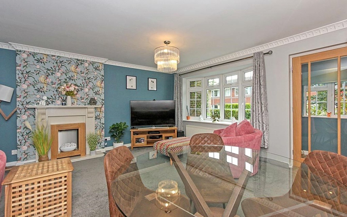 3 Bedroom house for sale in Honeyball Walk, Teynham, Sittingbourne