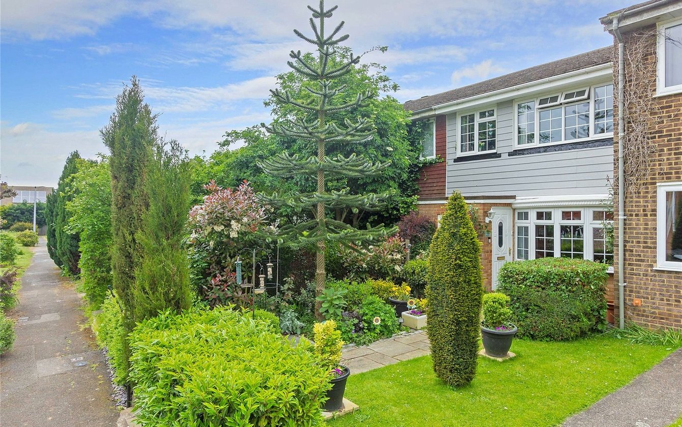 3 Bedroom house for sale in Honeyball Walk, Teynham, Sittingbourne