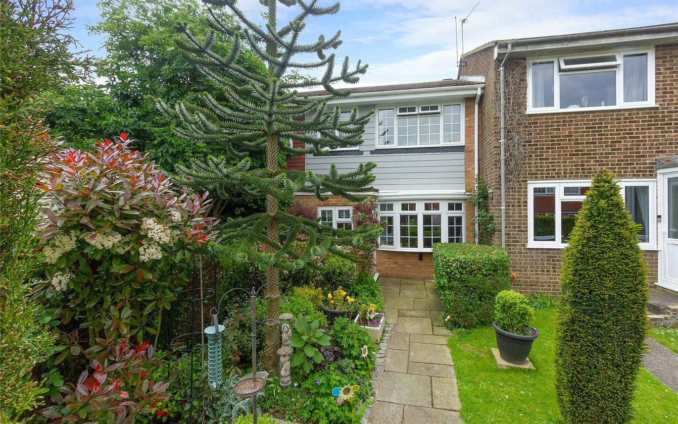 3 Bedroom house for sale in Honeyball Walk, Teynham, Sittingbourne