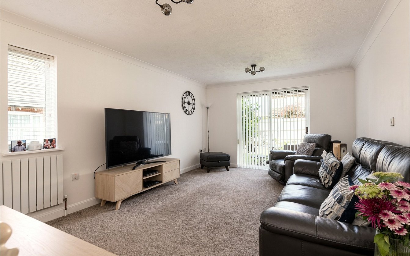 Mansfield Drive, Iwade, Sittingbourne, ME9, 5180, image-2 - Quealy & Co