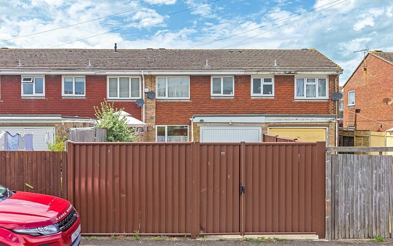 3 Bedroom house for sale in Honeyball Walk, Teynham, Sittingbourne