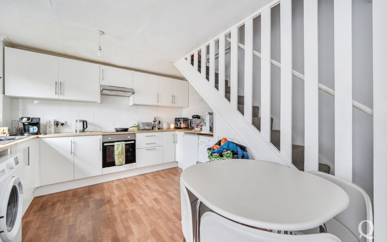 Emerald View, Warden, Sheerness, Kent, ME12, 5666, image-2 - Quealy & Co