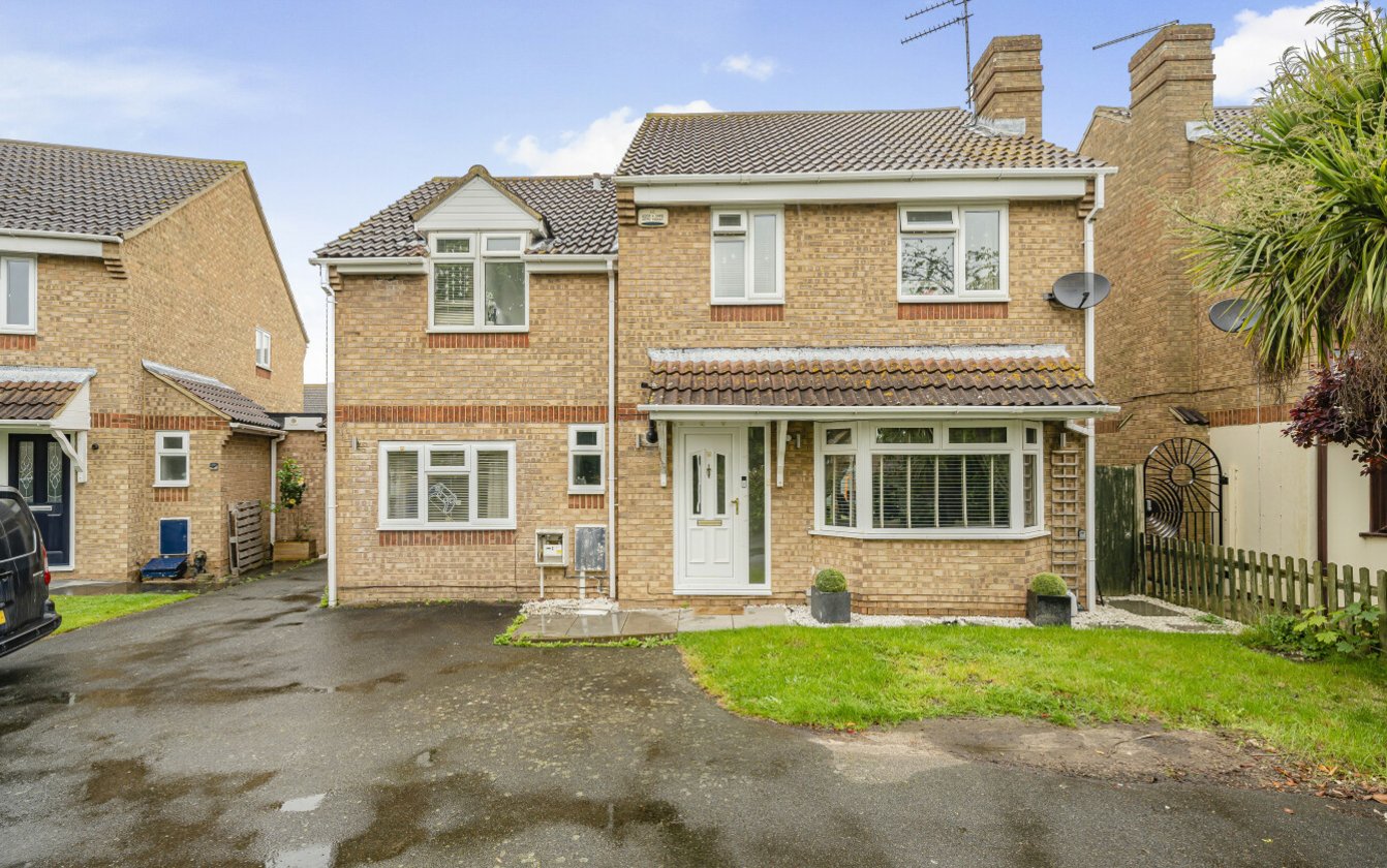 Beauvoir Drive, Kemsley, Sittingbourne, Kent, ME10, 5728, image-1 - Quealy & Co