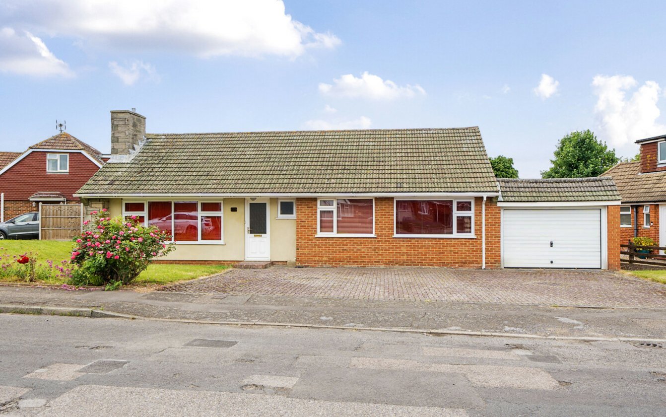 Woodside Gardens, Sittingbourne, Kent, ME10, 5783, image-1 - Quealy & Co