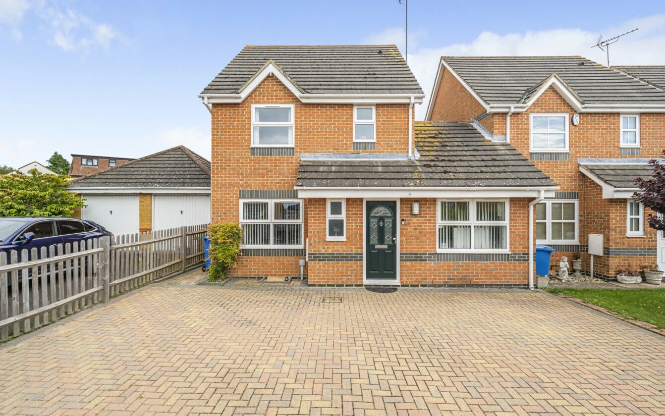 Rettendon Drive, Milton Regis, Sittingbourne, ME10, 5818, image-1 - Quealy & Co