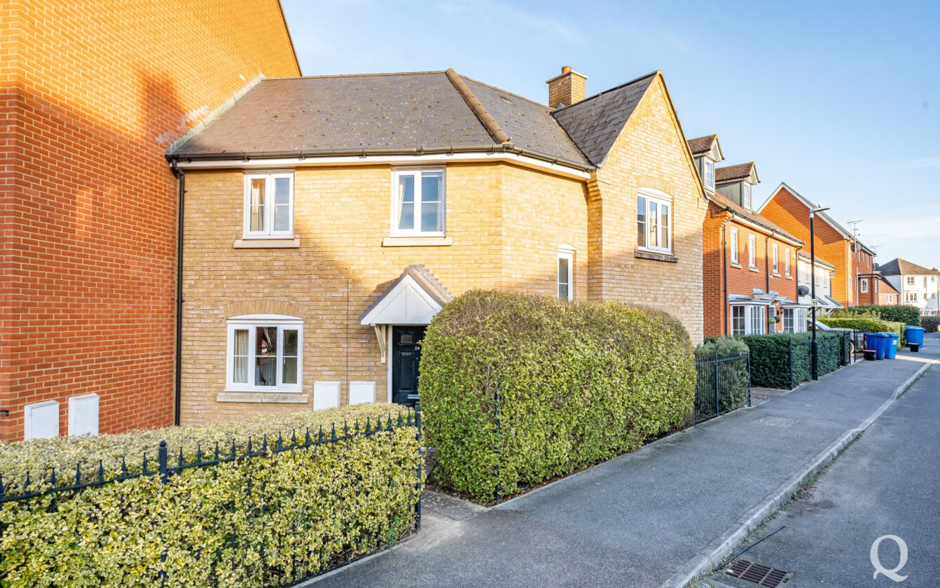 Peony Crescent, Sittingbourne, Kent, ME10, 6150, image-1 - Quealy & Co