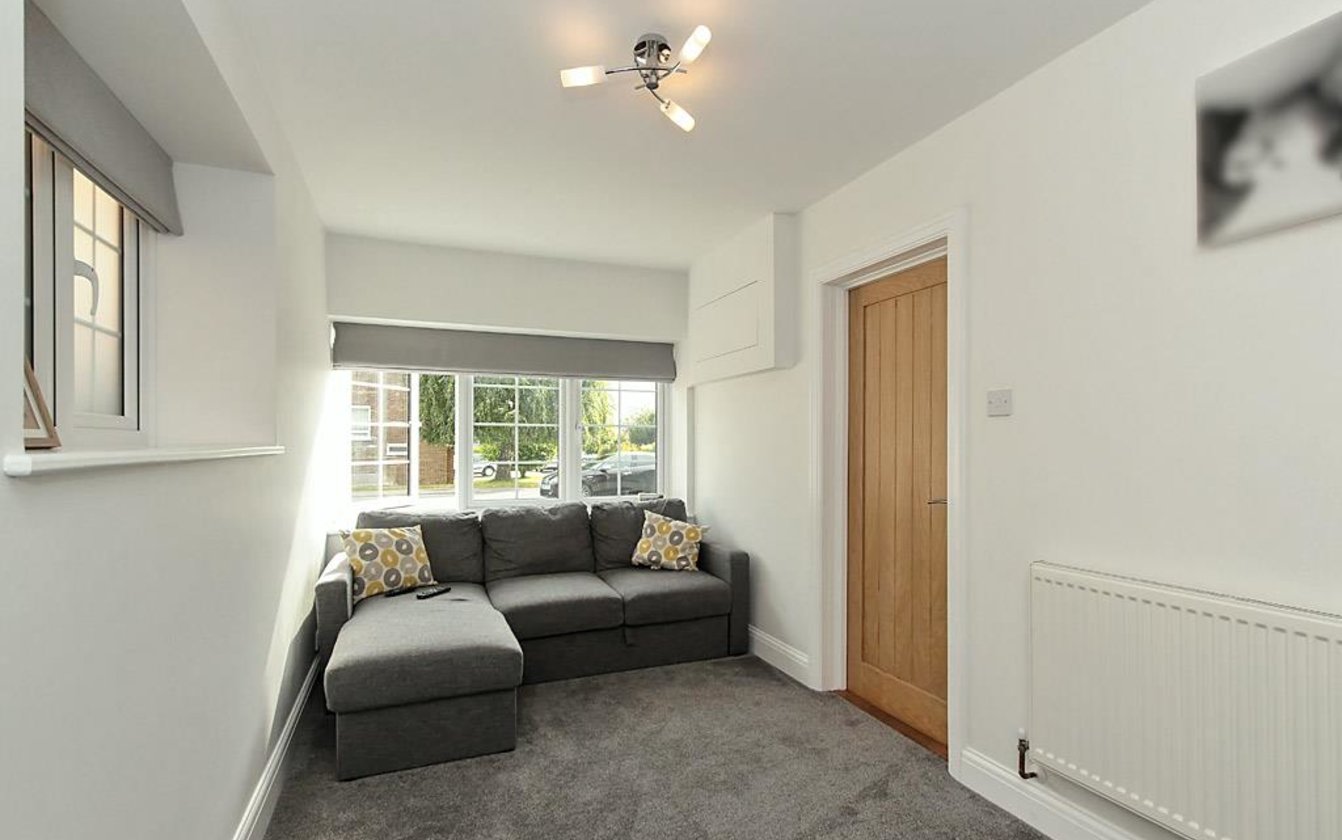 3 Bedroom house for sale in Highsted Road, Sittingbourne, Kent, ME10 Quealy & Co