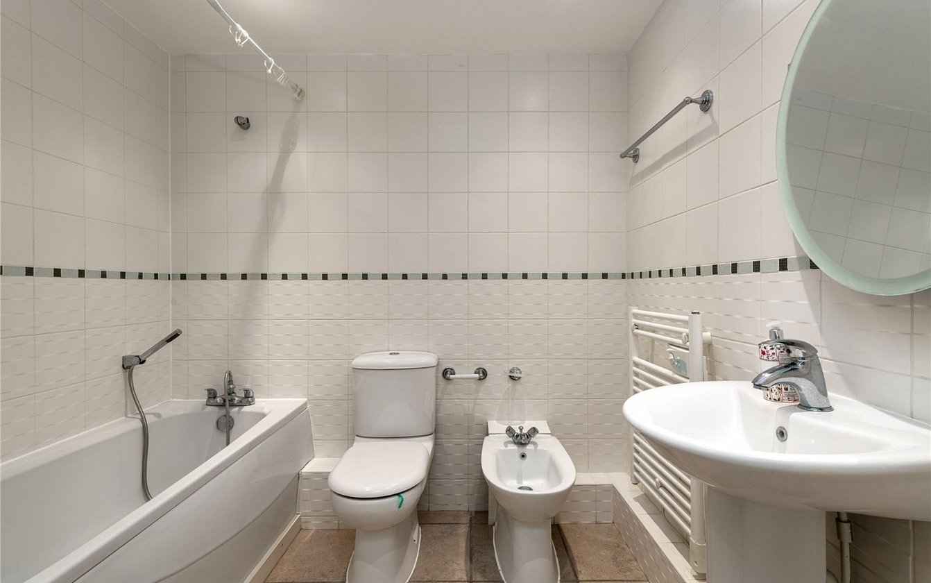 Queensgate, Maidstone, Kent, ME16, 6453, image-9 - Quealy & Co