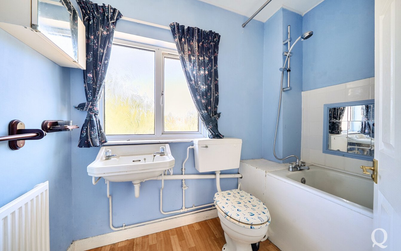 Swanstree Avenue, Sittingbourne, Kent, ME10, 6474, image-3 - Quealy & Co